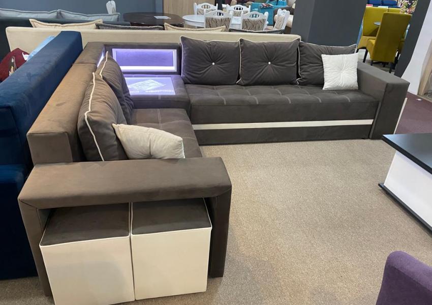 Coltar extensibil Stiletto cu tabureti