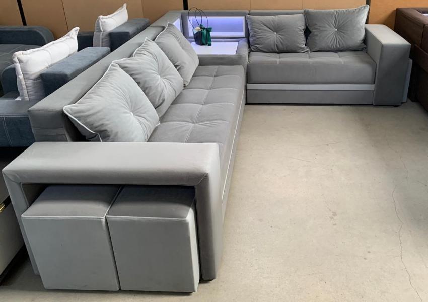 Coltar extensibil Stiletto cu tabureti