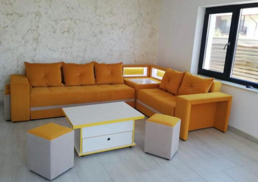 Coltar extensibil Stiletto cu tabureti